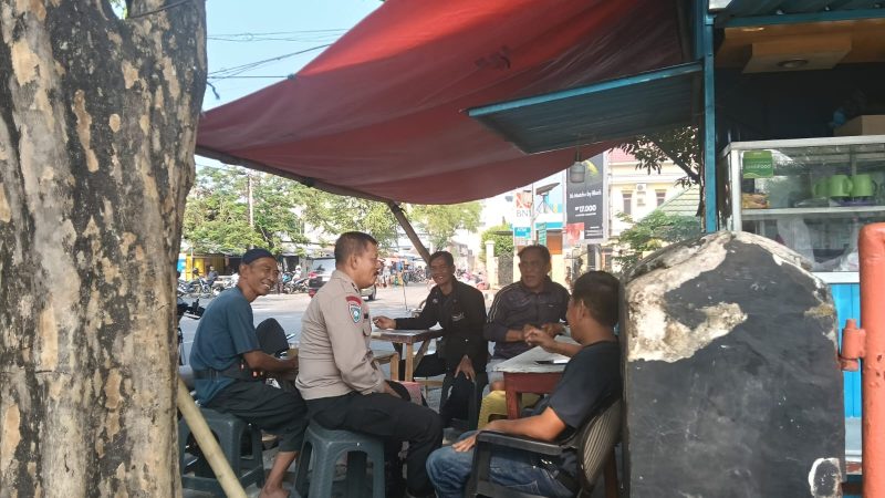 Ngopi Bareng Warga, Cara Humanis Bhabinkamtibmas Polres Parepare Jaga Keamanan Lingkungan