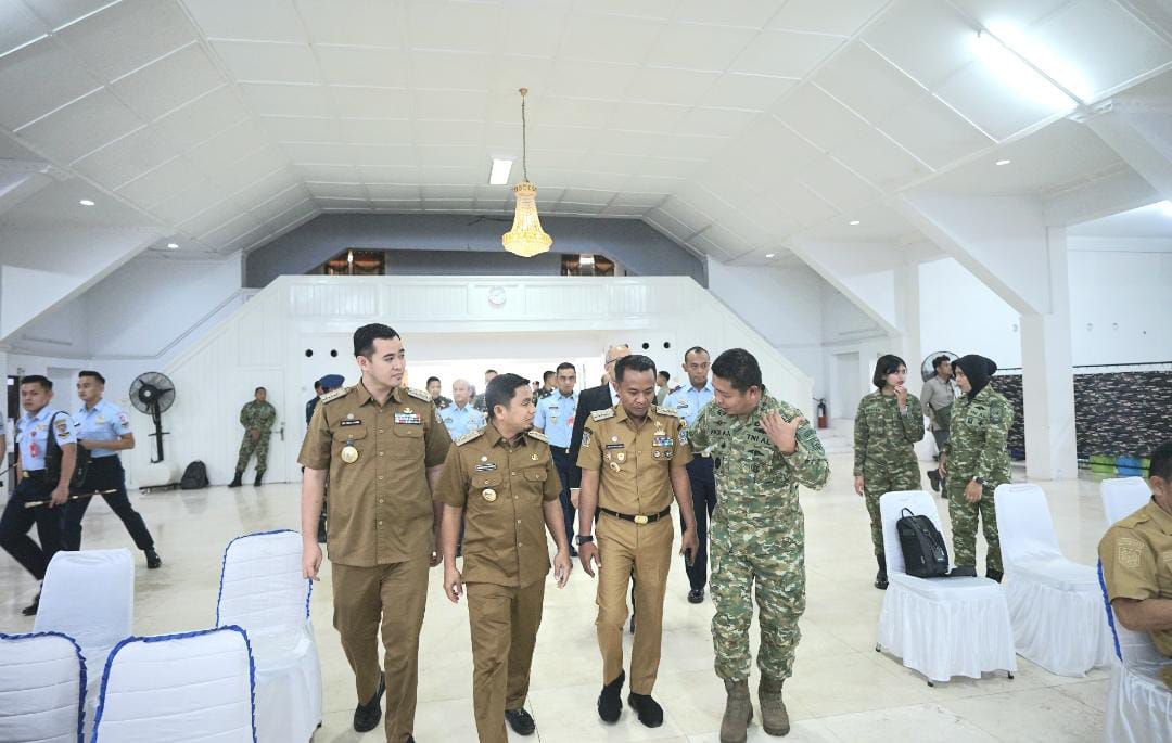 Hari Kesehatan TNI AL 2026, Wali Kota Parepare Tasming Hamid Terima Brevet Kehormatan di Makassar