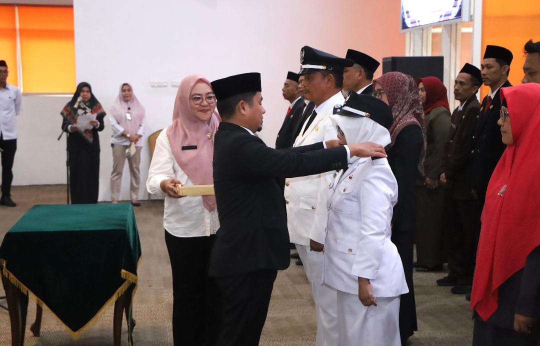 Tasming Hamid Lantik Sejumlah Pejabat, Tekankan Integritas dan Kerja Cepat