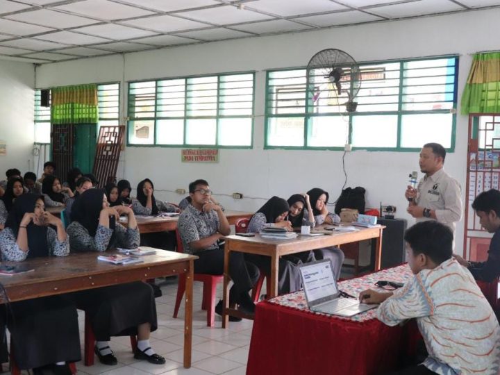 Generasi Z Awasi Pemilu, Bawaslu Parepare Edukasi Siswa SMAN 3 tentang Penanganan Pelanggaran