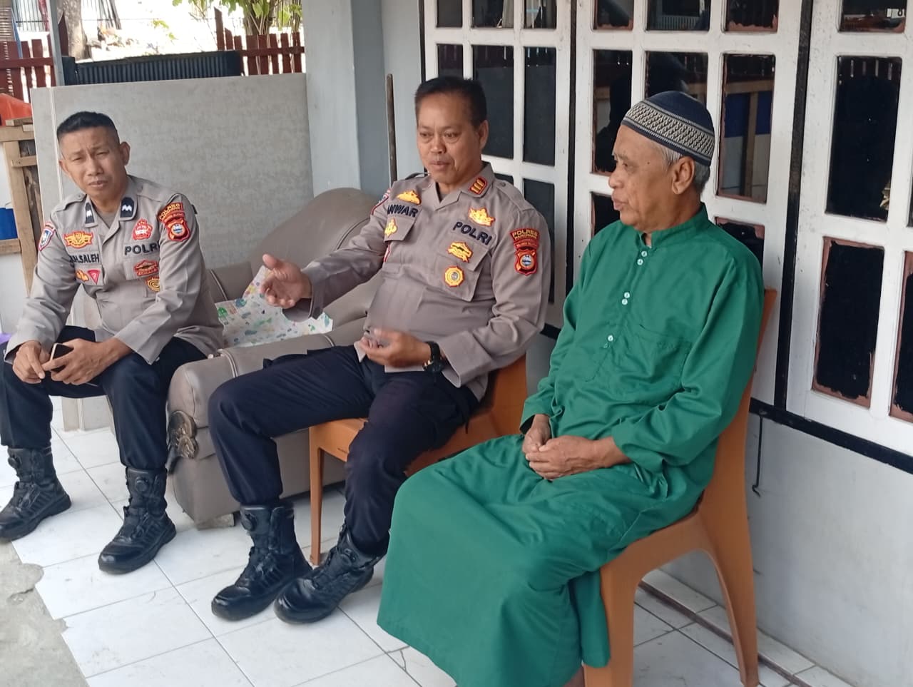 Sat Binmas Polres Parepare Door to Door ke Tokoh Agama, Sampaikan Pesan Jaga Kerukunan