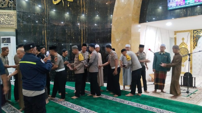 Cara Polres Parepare Bikin Polisi Terasa Dekat: Mulai dari Subuh di Masjid Terapung