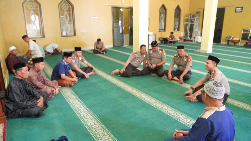 Jalin Silaturahmi dan Jaga Harkamtibmas, Kapolres Parepare Gelar Safari Jumat Keliling di Masjid Mujahid Baiturrahim