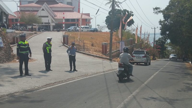 Polisi Atur Lalu Lintas Dies Natalis ITH Parepare, Jalan Pemuda Tetap Terkendali