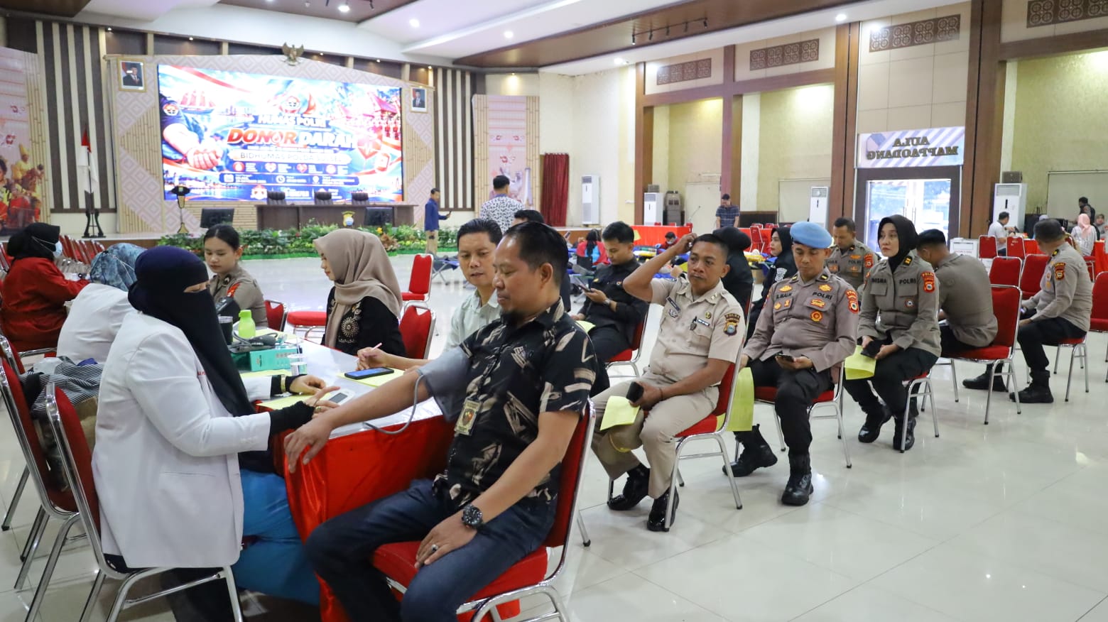Bid Humas Polda Sulsel Gelar Donor Darah Bersama Media dan Masyarakat, Peringati Hari Jadi Humas Polri ke-75
