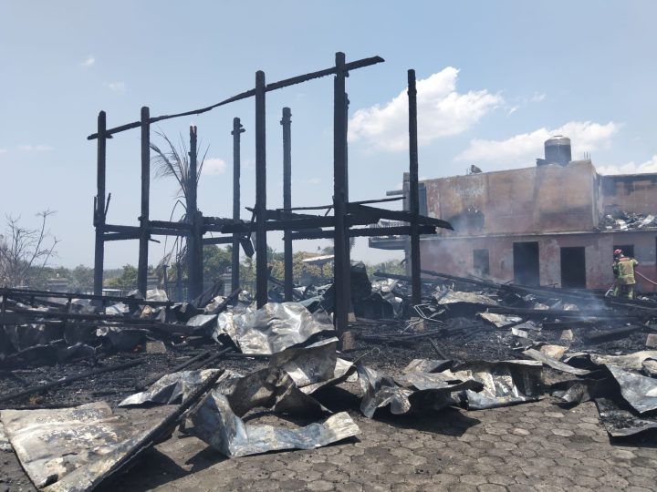 Rumah Ketua Golkar Pinrang Ludes terbakar