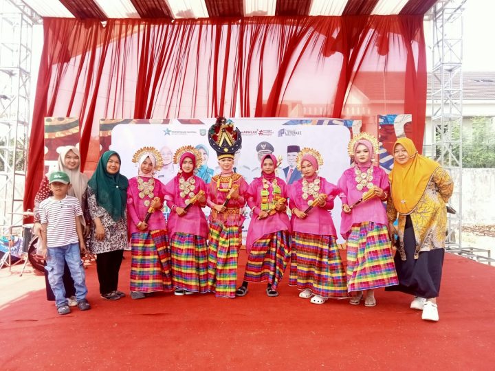 SMPN 5 Satap Bungoro Tampilkan Tiga Tarian Tradisional di Festival Literasi Pangkep 2026