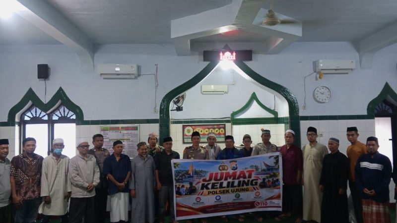 Safari Jumat Keliling di Masjid Babussalam, Kapolsek Ujung Sampaikan Tips Pencegahan Kenakalan Remaja