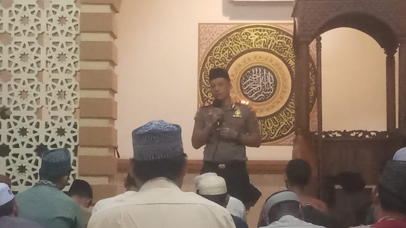 Pesan Kamtibmas di Subuh Keliling, Kapolsek Ujung Ajak Jemaah Masjid Al Malik Jaga Anak dari Kenakalan Remaja