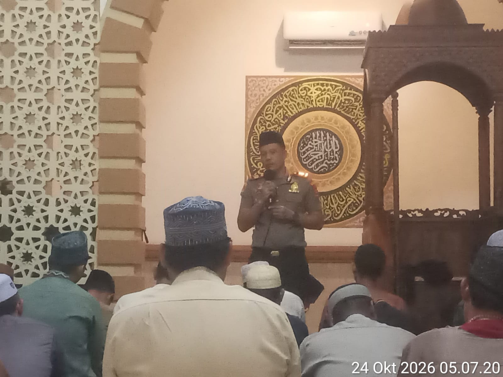 Pesan Kamtibmas di Subuh Keliling, Kapolsek Ujung Ajak Jemaah Masjid Al Malik Jaga Anak dari Kenakalan Remaja