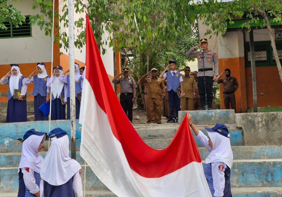 Polisi Peduli Pendidikan, Kapolsek Ujung Ingatkan Pelajar SMPN 4 Hindari Praktek Bullying