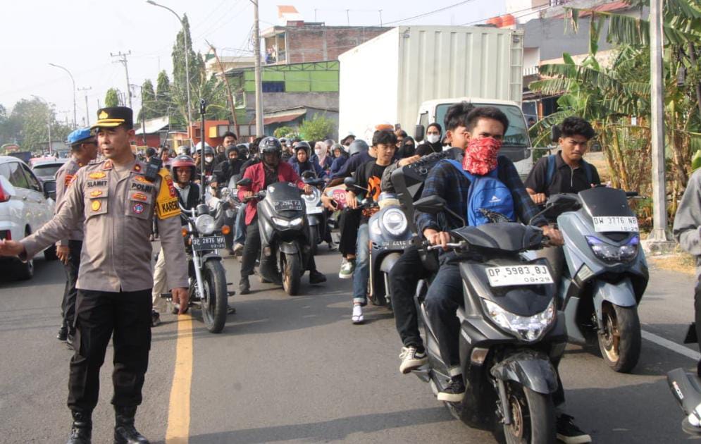 Polres Parepare Kawal Aksi Mahasiswa UMPAR, Aspirasi di Dua Lokasi Berjalan Aman
