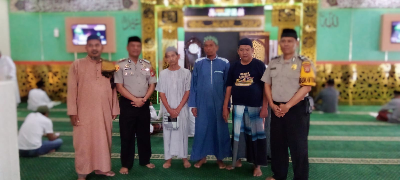 Safari Jumat Keliling, Waka Polsek Ujung Sampaikan Pesan Operasi Patuh hingga Waspada Peredaran Narkoba