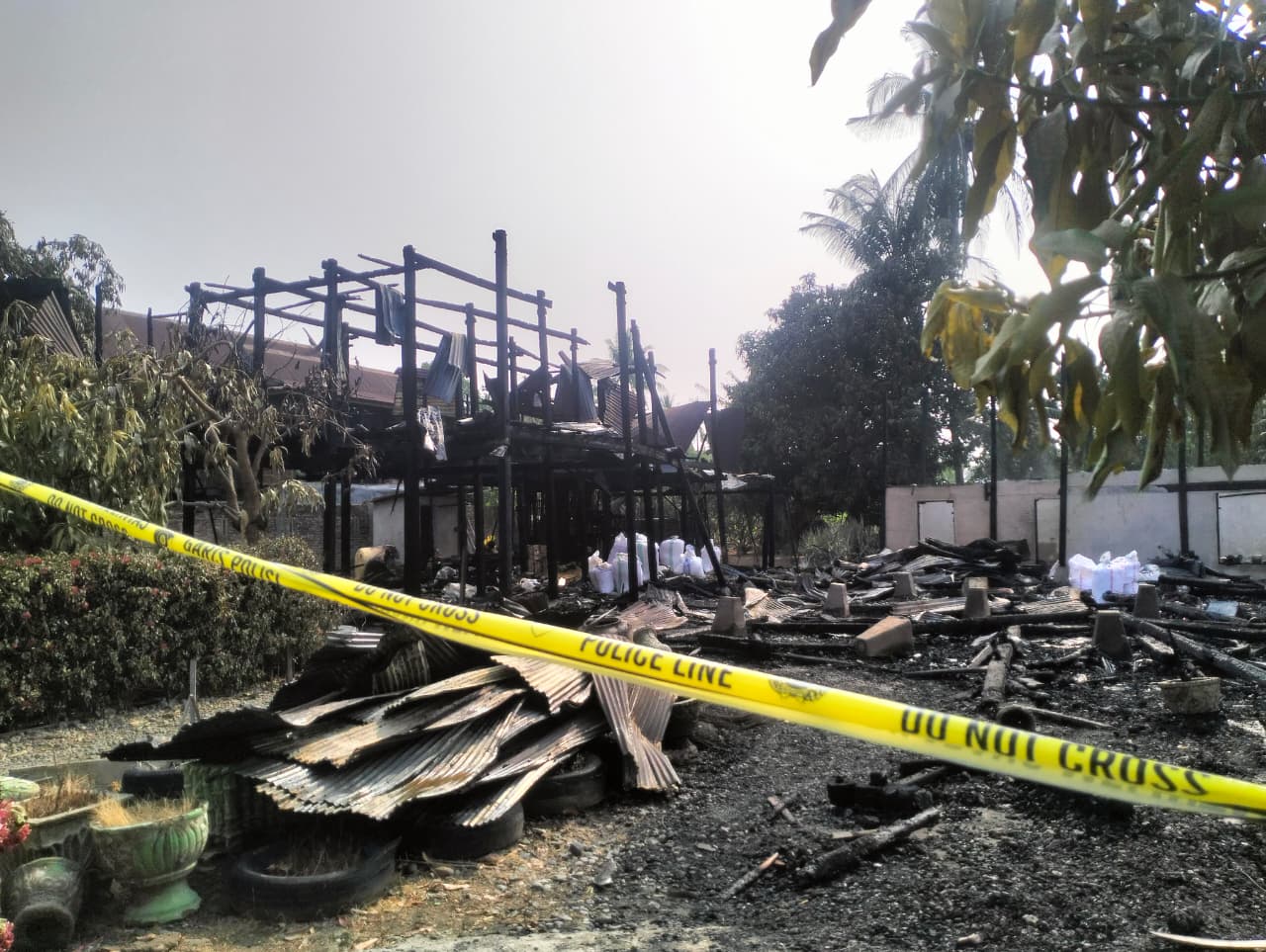 Diduga Arus Pendek, Tiga Rumah Panggung di Pinrang Ludes
