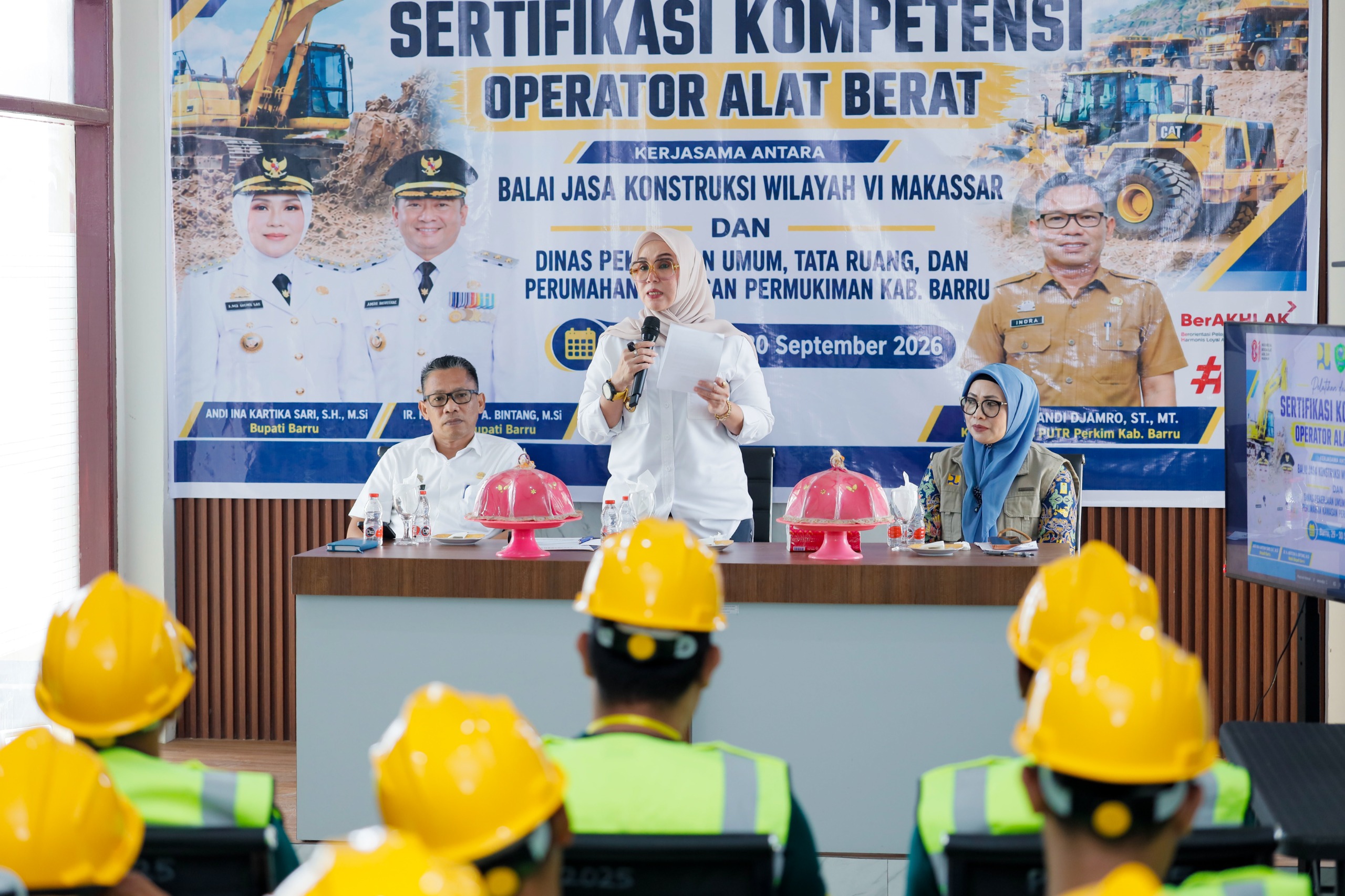 Bupati Andi Ina Buka Pelatihan Sertifikasi Operator Alat Berat: Tenaga Kerja Lokal Harus Jadi Tuan Rumah di Barru